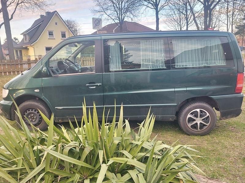 Gebraucht Mercedes V220 122 PS (89 kW) 2002 Grün Van / Kleinbus