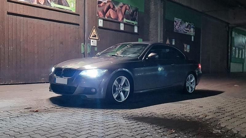 Braun Gebraucht 2010 BMW 335 Cabriolet Performance Cabrio | 18.999 € (Fairer Preis) - Bild 1/4