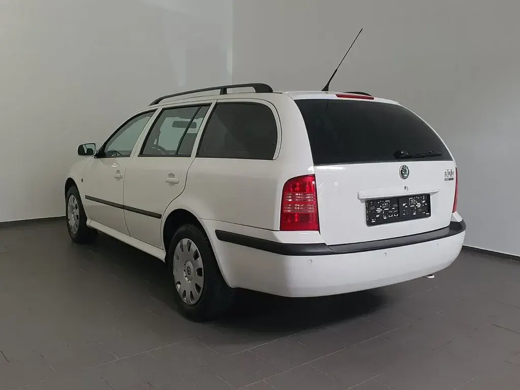 Gebraucht Skoda Octavia 101 PS (74 kW) 2008 Weiß Kombi