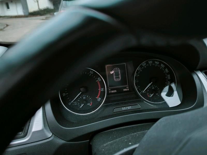 Gebraucht Skoda Rapid 90 PS (66 kW) 2016 Andere farben Kleinwagen