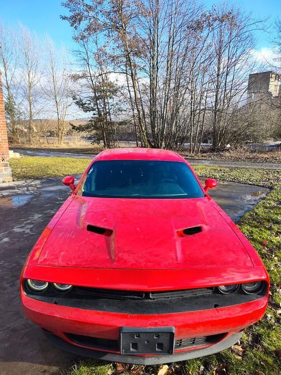 Gebraucht Dodge Challenger 303 PS (222 kW) 2024 Rot Coupé