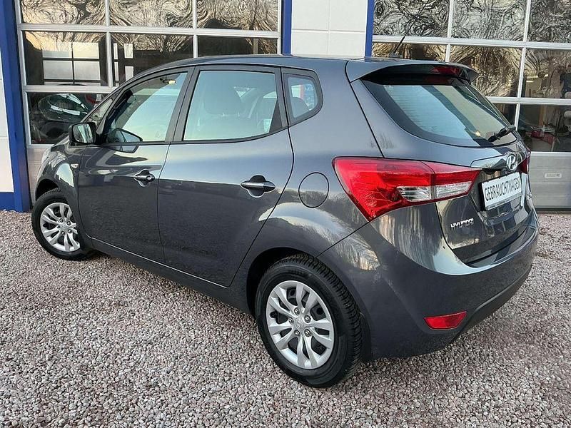 Gebraucht Hyundai ix20 Classic 90 PS (66 kW) 2017 Micron grey / met Kleinwagen