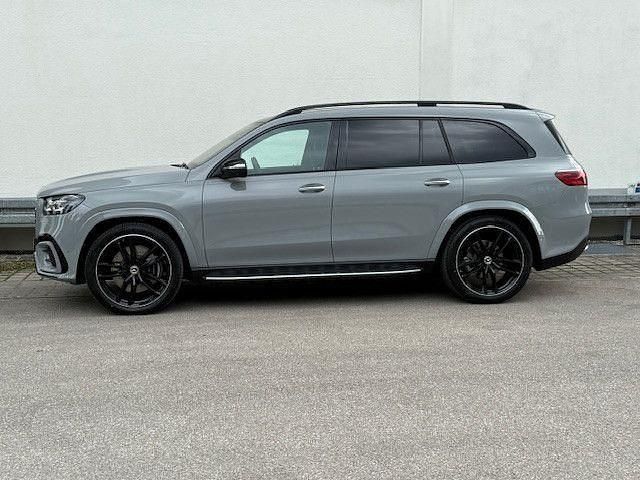 Grau Neu 2025 Mercedes GLS450 SUV | 142.205 € (Teuer) - Bild 1/4