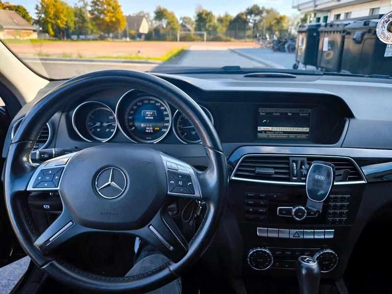 Schwarz Gebraucht 2013 Mercedes C200 Kombi | 9.699 € (Fairer Preis) - Bild 1/4