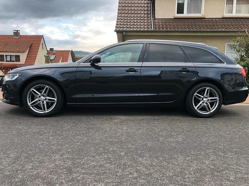 Gebraucht Audi A6 205 PS (150 kW) 2011 Blau Kombi