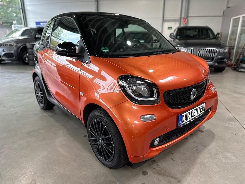 Schwarz Gebraucht 2015 Smart ForTwo Coupé Basis Coupé | 6.950 € (Fairer Preis) - Bild 1/4