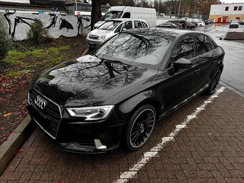 Schwarz Gebraucht 2018 Audi A3 Comfort Limousine | 21.000 € (Fairer Preis) - Bild 1/4