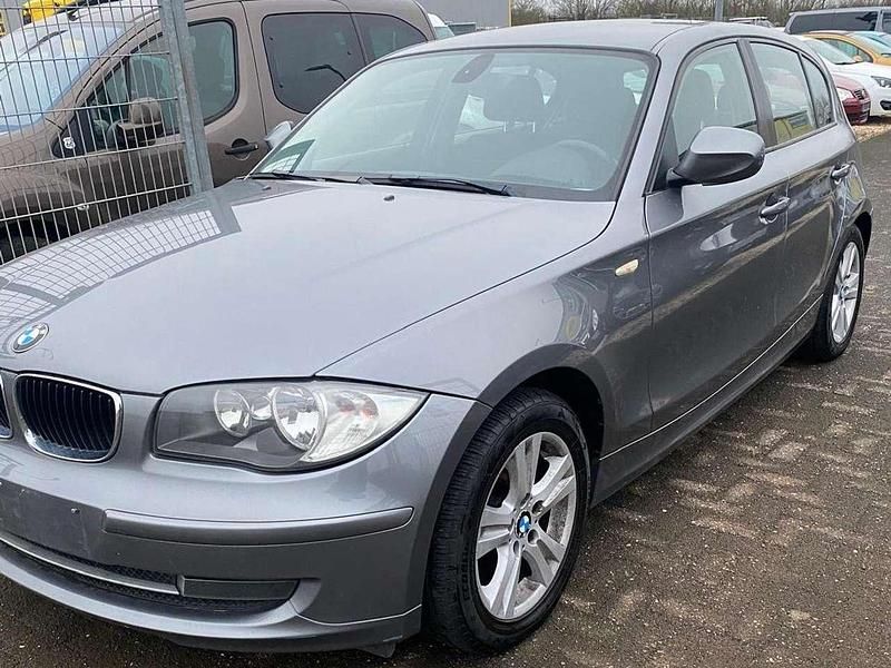 Spacegrau metallic Gebraucht 2011 BMW 116 Kleinwagen | 3.900 € (Etwas zu teuer) - Bild 1/4