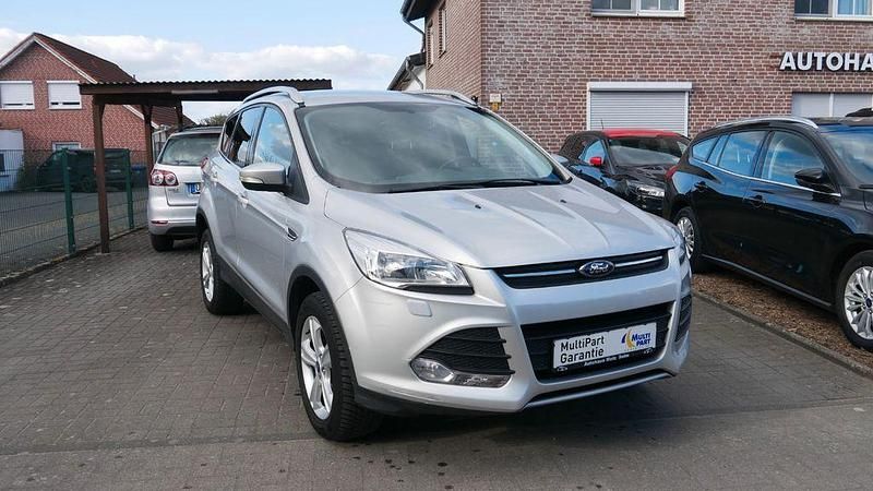 Grau Gebraucht 2015 Ford Kuga SYNC Edition SUV | 14.990 € (Teuer) - Bild 1/4