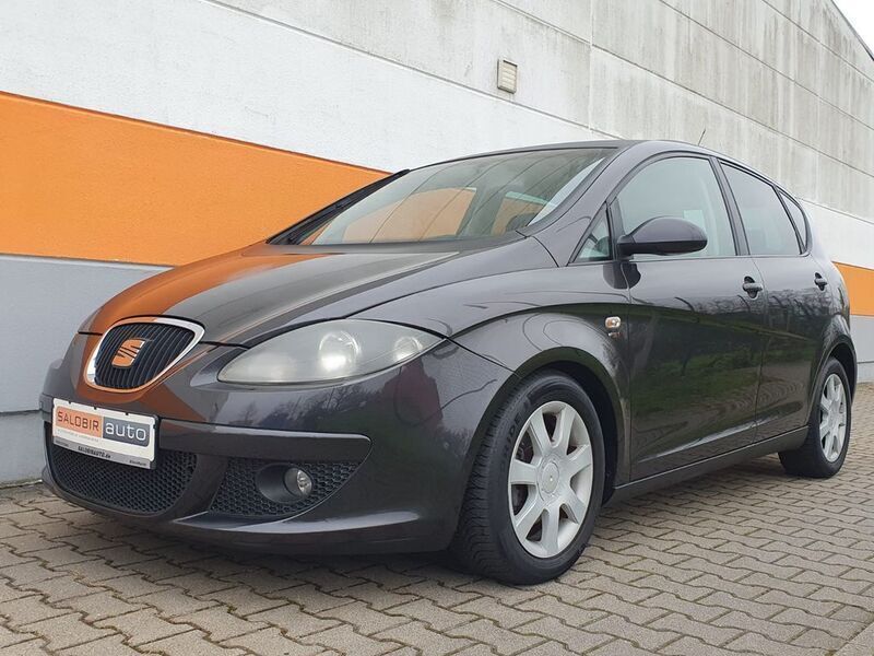 Grau Gebraucht 2005 Seat Altea Stylance Van / Kleinbus | 850 € (Guter Preis) - Bild 1/4