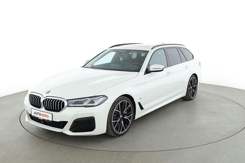 Weiß Gebraucht 2023 BMW 530 M Sport Kombi | 40.450 € (Fairer Preis) - Bild 1/3