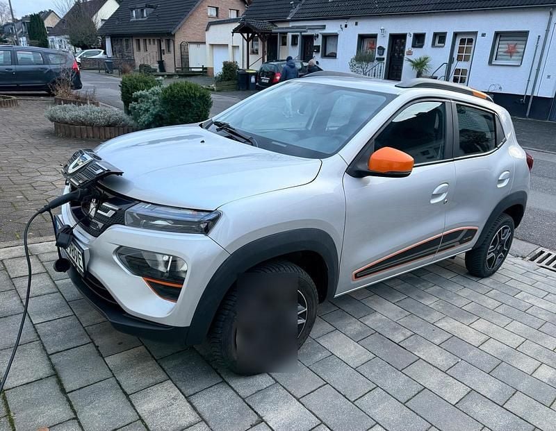Silber Gebraucht 2021 Dacia Spring Comfort Plus Kleinwagen | 7.000 € (Superpreis) - Bild 1/4