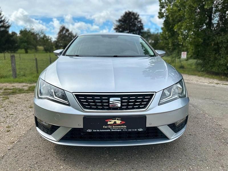 Silber Gebraucht 2018 Seat Leon XCELLENCE Limousine | 17.900 € (Fairer Preis) - Bild 1/4