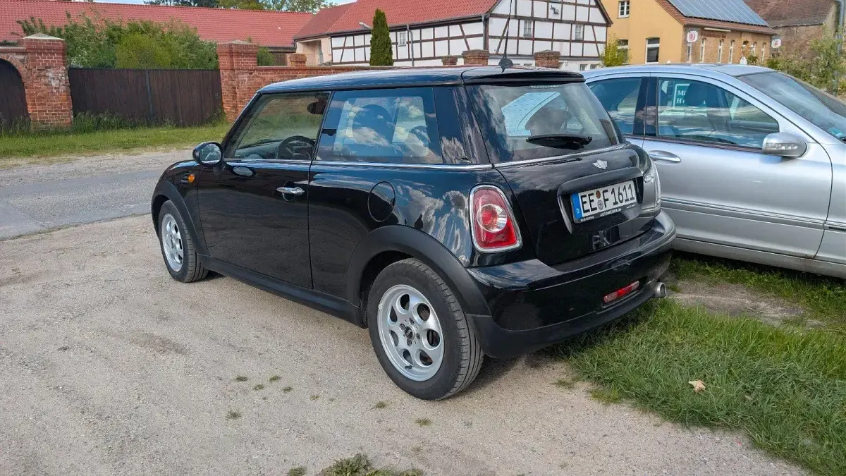 Gebraucht Mini One D 90 PS (66 kW) 2011 Schwarz Kleinwagen