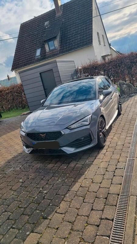 Grau Gebraucht 2023 Cupra Leon VZ Limousine | 36.250 € (Teuer) - Bild 1/4
