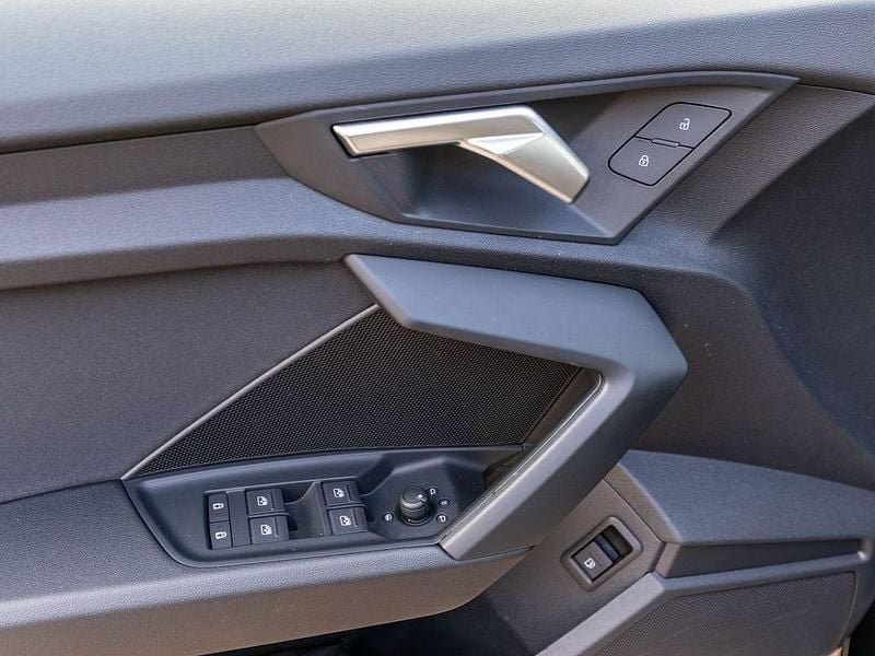 Gebraucht Audi A3 Performance 204 PS (150 kW) 2022 Mythosschwarz metallic Limousine