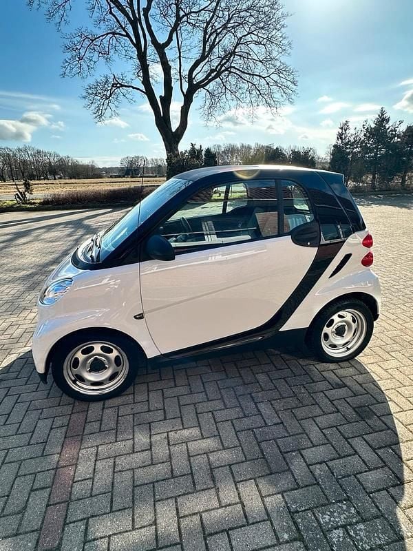 Gebraucht Smart ForTwo Coupé 71 PS (52 kW) 2011 Weiß Coupé