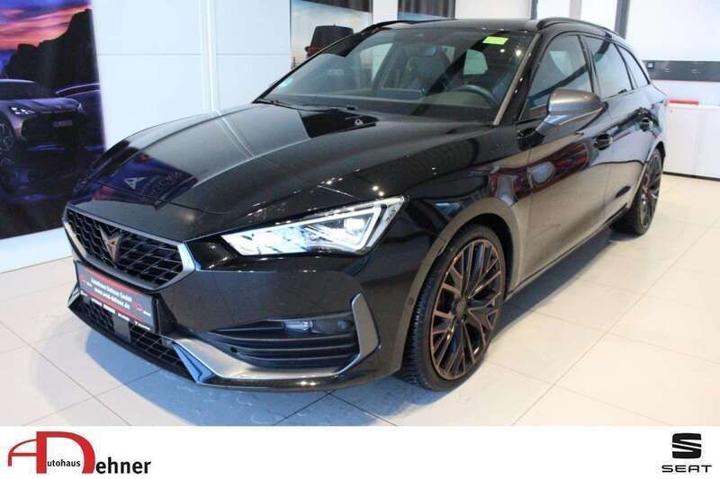 Midnight schwarz (metallic) Gebraucht 2024 Cupra Leon VZ3 Kombi | 38.980 € (Fairer Preis) - Bild 1/4