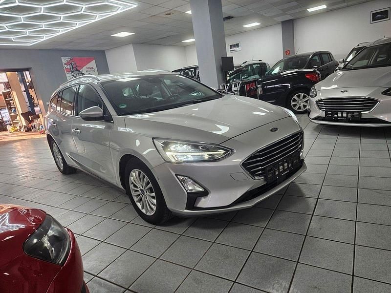 Gebraucht Ford Focus Titanium 120 PS (88 kW) 2019 Silber Kombi