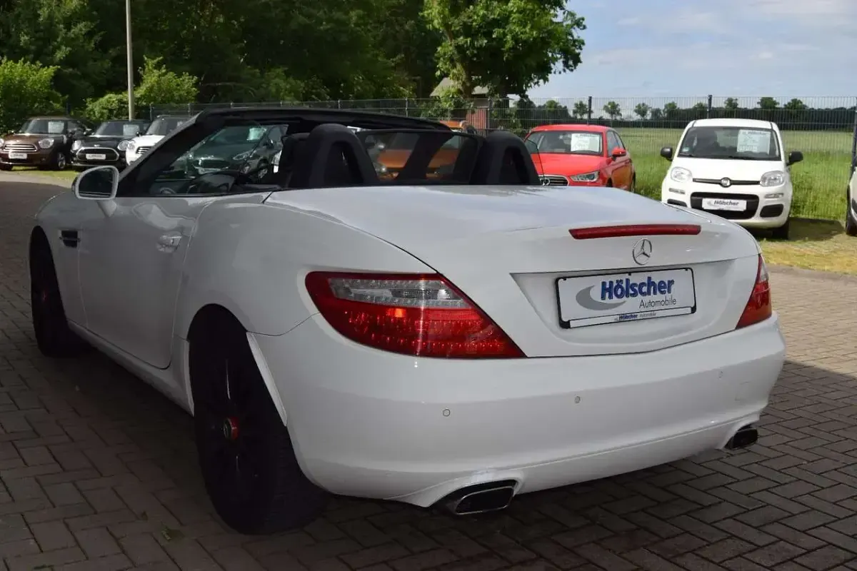 Gebraucht Mercedes SLK200 Edition 184 PS (135 kW) 2015 Weiß Cabrio