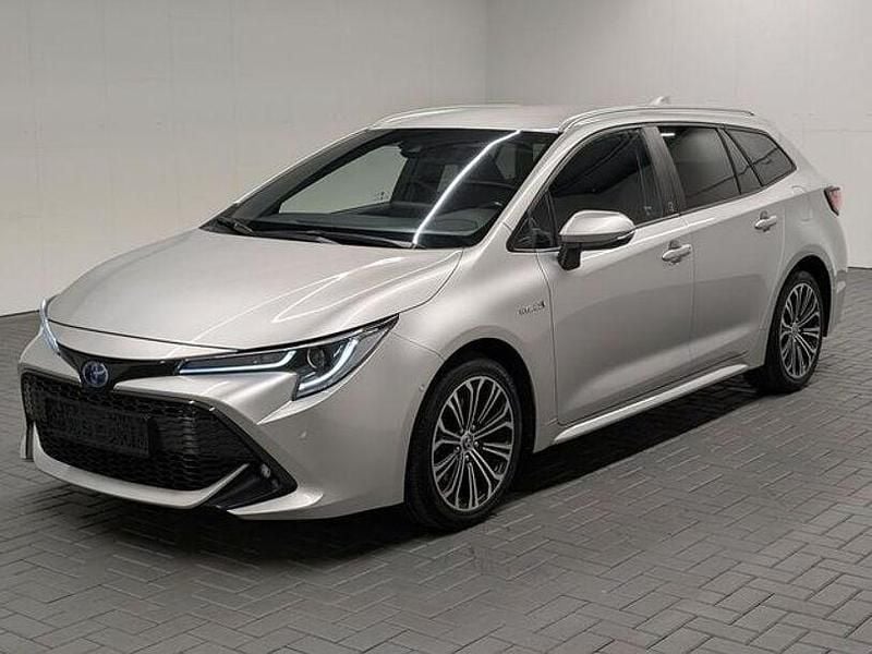 Silber Gebraucht 2021 Toyota Corolla Team Kombi | 22.980 € (Guter Preis) - Bild 1/4