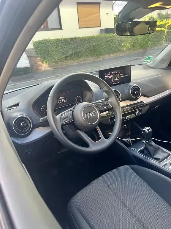Gebraucht Audi Q2 Advanced Plus 110 PS (80 kW) 2023 Grau SUV