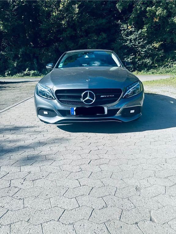 Grau Gebraucht 2017 Mercedes C180 Edition Limousine | 19.900 € (Fairer Preis) - Bild 1/4