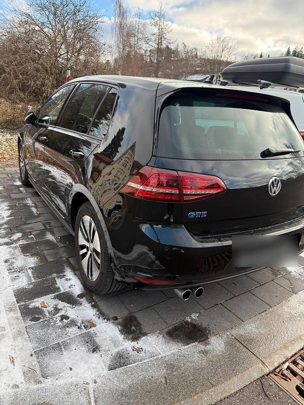 Gebraucht VW Golf VII GTE 209 PS (153 kW) 2015 Schwarz Kleinwagen