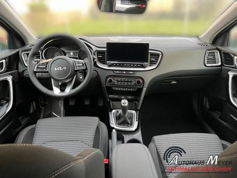 Gebraucht Kia Ceed Comfort 140 PS (102 kW) 2024 Infra red m Kleinwagen