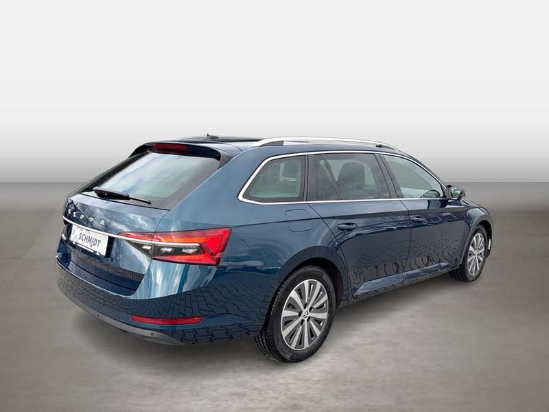 Gebraucht Skoda Superb Style 150 PS (110 kW) 2022 Blau Kombi