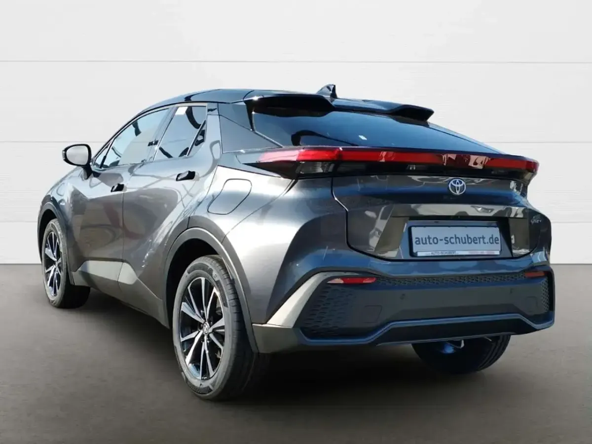 Gebraucht Toyota C-HR Team 223 PS (164 kW) 2025 Grey metallic (1g3)/ black (20 SUV