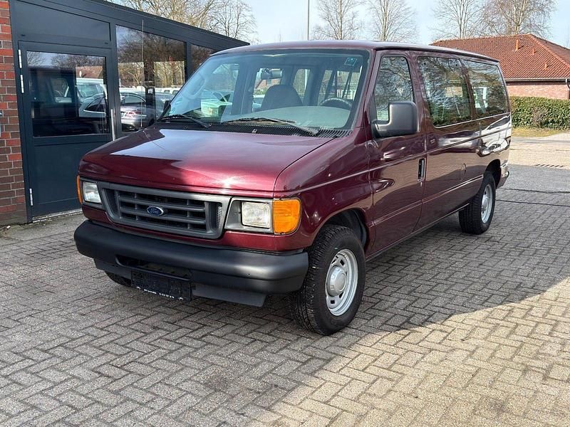 Gebraucht Ford V8 224 PS (164 kW) 2004 Rot Van
