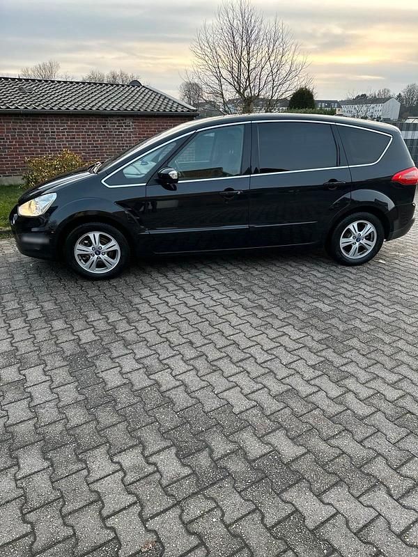 Gebraucht Ford S-MAX S 163 PS (119 kW) 2012 Schwarz Van / Kleinbus