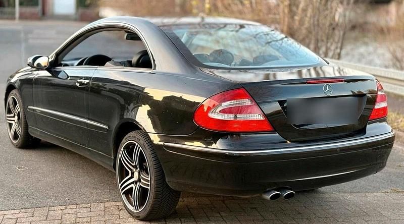 Schwarz Gebraucht 2002 Mercedes CLK320 Avantgarde Coupé | 4.000 € (Fairer Preis) - Bild 1/4