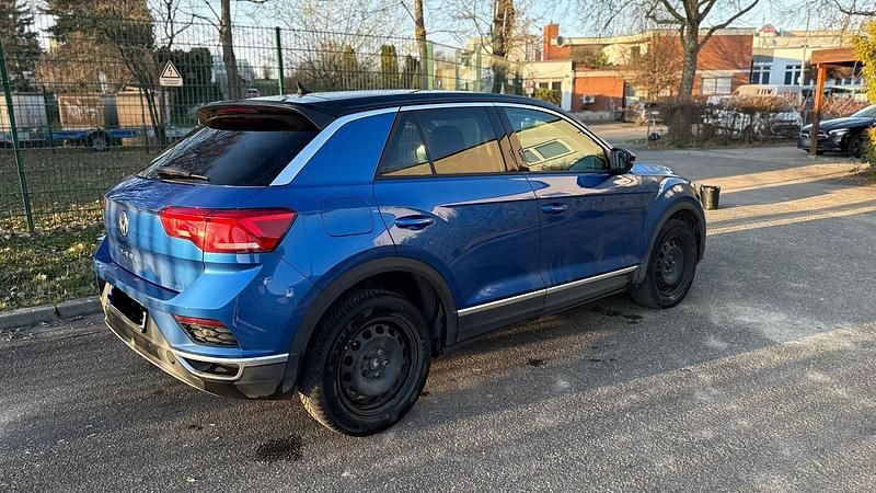 Second-hand VW T-Roc 150 CP (110 kW) 2018 Albastru SUV