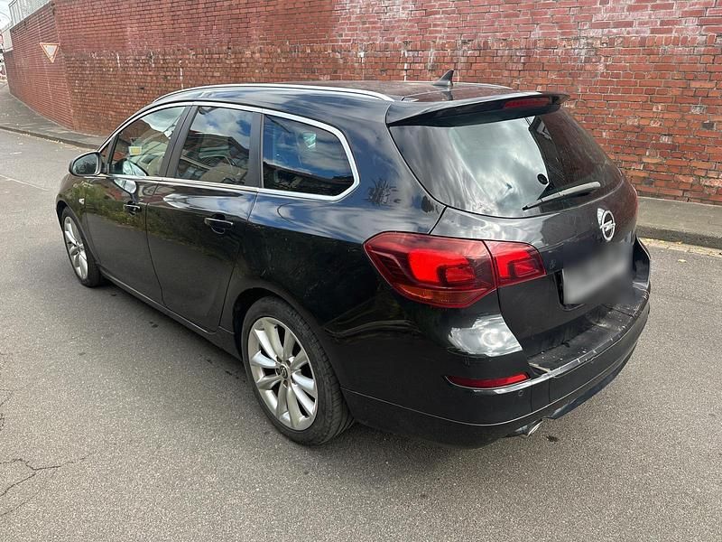 Schwarz Gebraucht 2012 Opel Astra OPC Kombi | 4.950 € (Guter Preis) - Bild 1/4