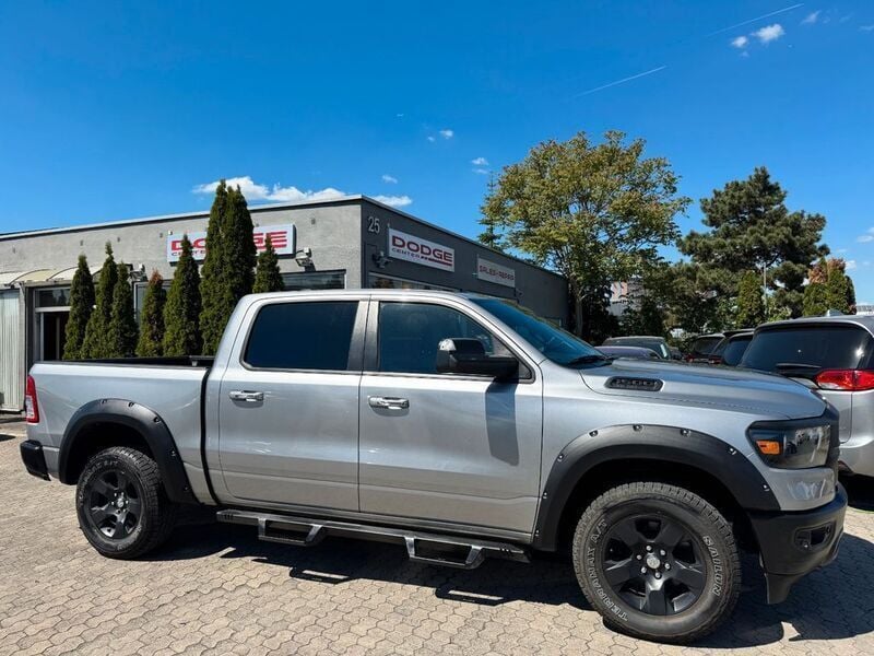 Grau Gebraucht 2020 Dodge Ram Abholung | 42.699 € (Guter Preis) - Bild 1/4