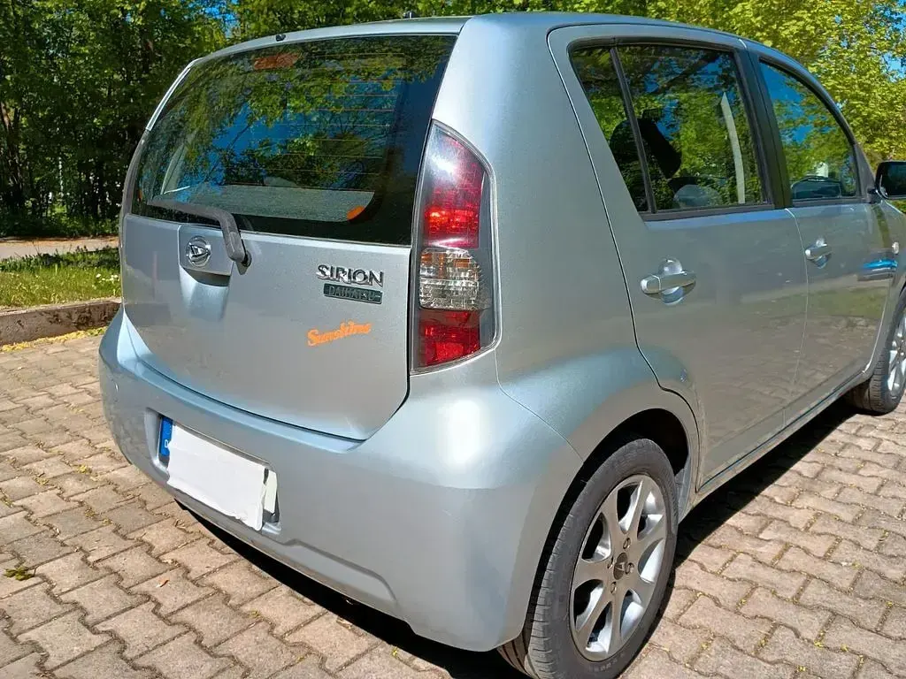 Gebraucht Daihatsu Sirion 69 PS (50 kW) 2011 Grau Kleinwagen