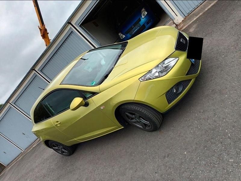 Gelb Gebraucht 2009 Seat Ibiza Limousine | 2.500 € (Guter Preis) - Bild 1/4