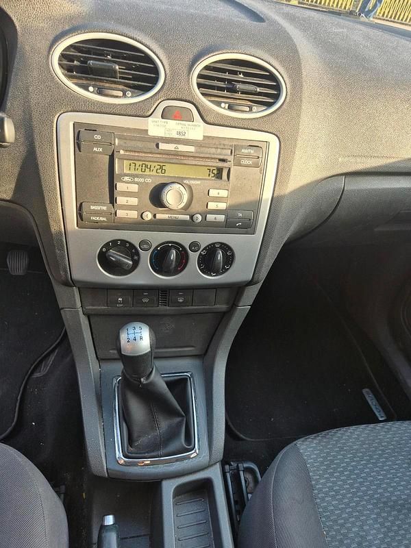 Usata Ford Focus 125 CV (91 kW) 2006 Grigio Station wagon