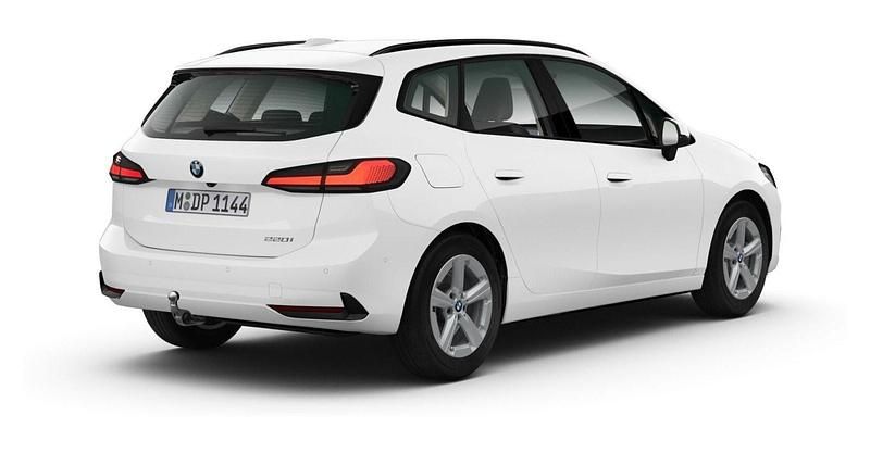 Gebraucht BMW 220 Active Tourer Luxury Line 170 PS (125 kW) 2025 Weiß Van / Kleinbus