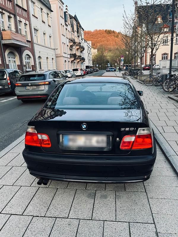 Gebraucht BMW 320 170 PS (125 kW) 2001 Schwarz Limousine
