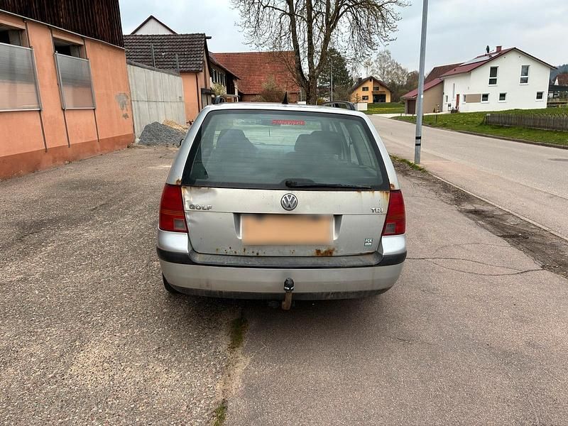Gebraucht VW Golf IV 116 PS (85 kW) 2000 Silber Kombi