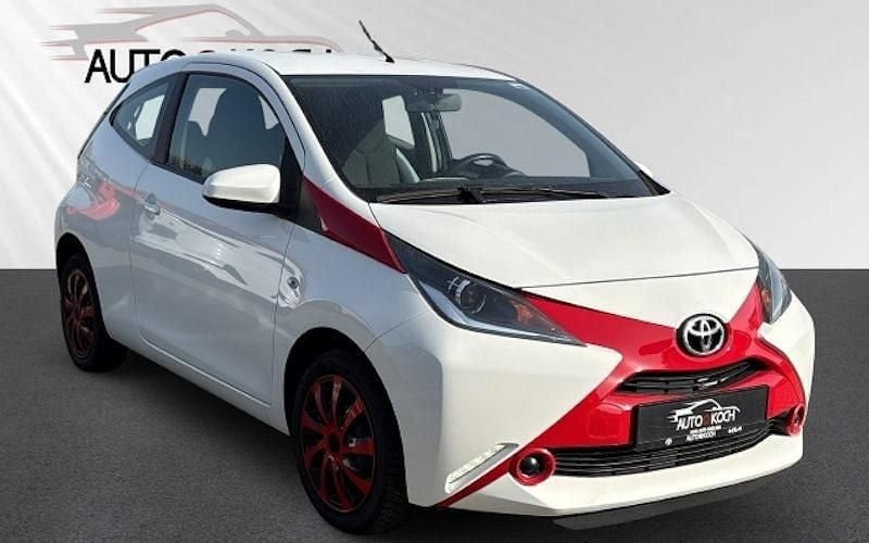 Gebraucht Toyota Aygo 69 PS (50 kW) 2014 Weiß Kleinwagen