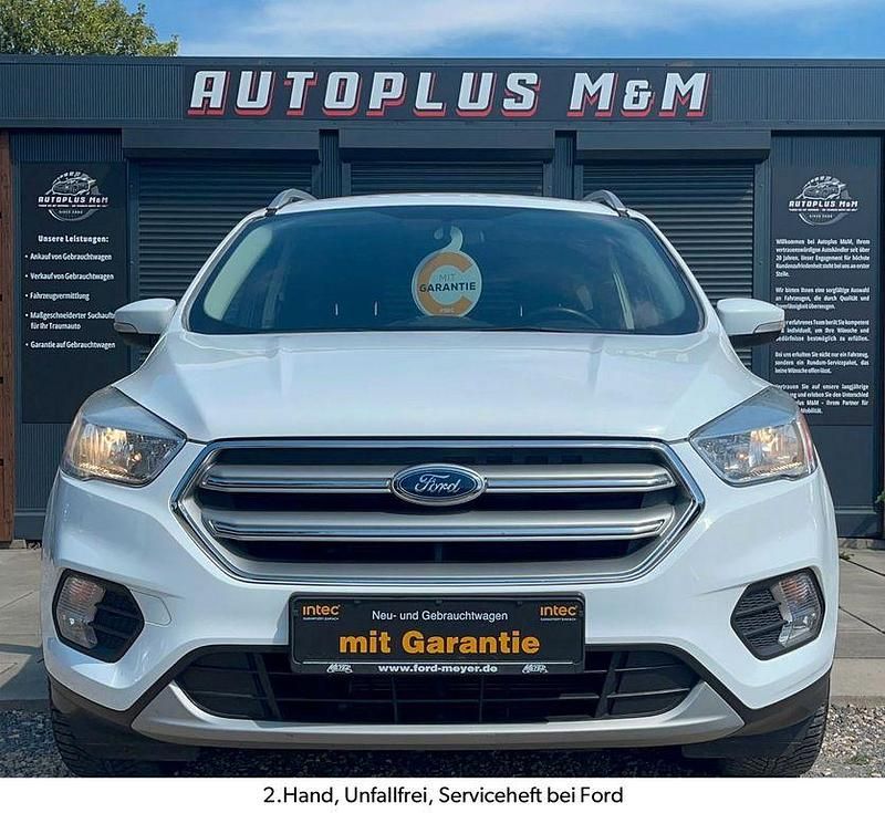 Weiß Gebraucht 2017 Ford Kuga Trend SUV | 10.699 € (Guter Preis) - Bild 1/4