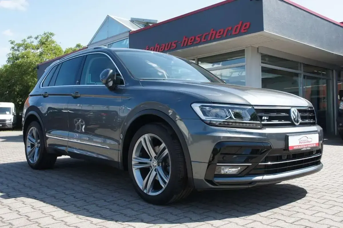 Gebraucht VW Tiguan Comfortline 150 PS (110 kW) 2018 Grau indiumgrau metallic metallic SUV