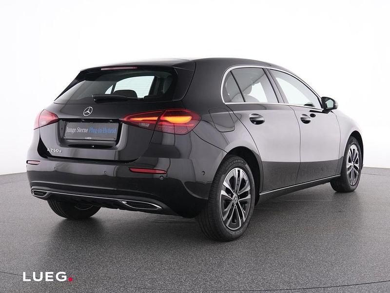 Gebraucht Mercedes A250 Progressive 218 PS (160 kW) 2025 Schwarz Limousine