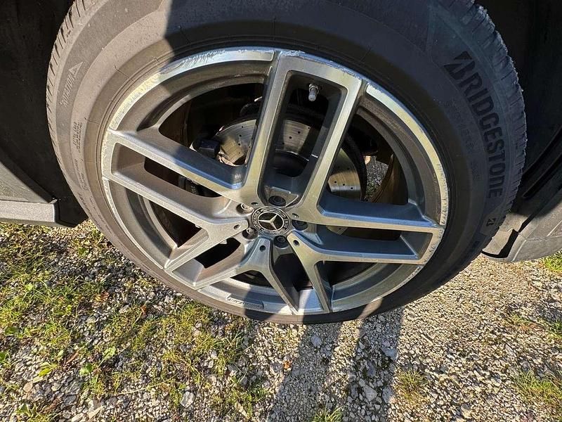 Grau Gebraucht 2020 Mercedes GLE350 SUV | 57.000 € - Bild 1/4