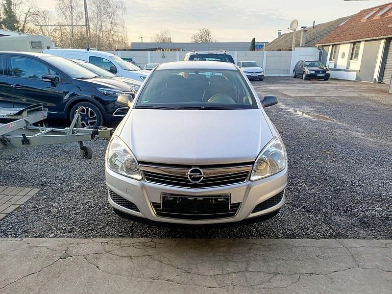 Gebraucht Opel Astra Selection 90 PS (66 kW) 2009 Silber Limousine