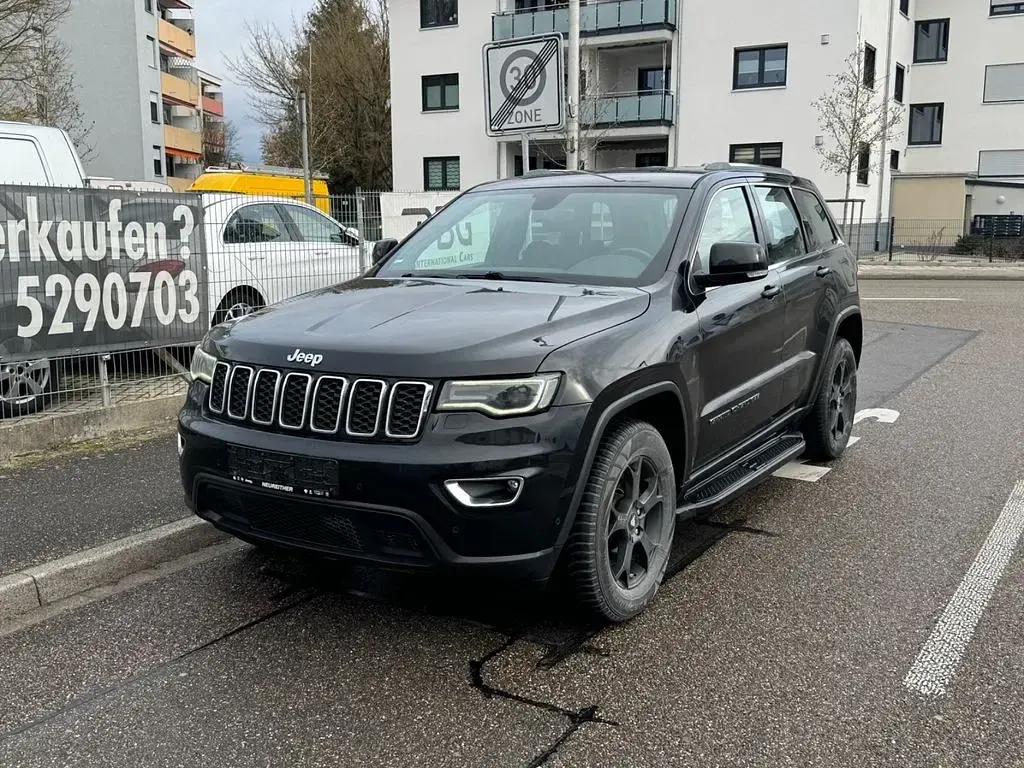 Gebraucht Jeep Grand Cherokee Laredo 190 PS (139 kW) 2018 Schwarz SUV